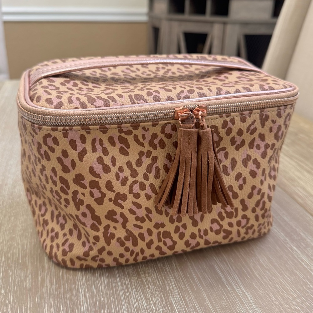 NEW Leopard Animal Print Makeup Cosmetic Bag with Tassels - Picture 3 of 10